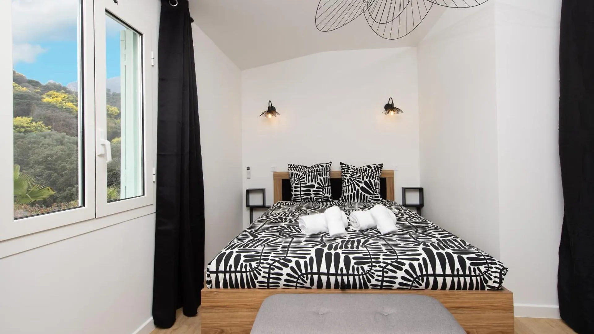펜션 Acacias - Agreable Appartement Dans Maison - Menton - Parking Prive 프랑스